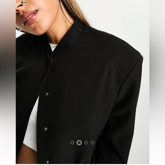Tailored bomber jacket with strong shoulder in black - Picture 2 of 7